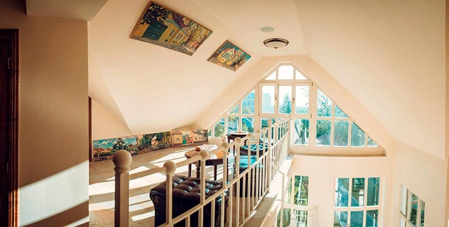 Boutique Hotel Villa P Uzhhorod Bagian luar foto