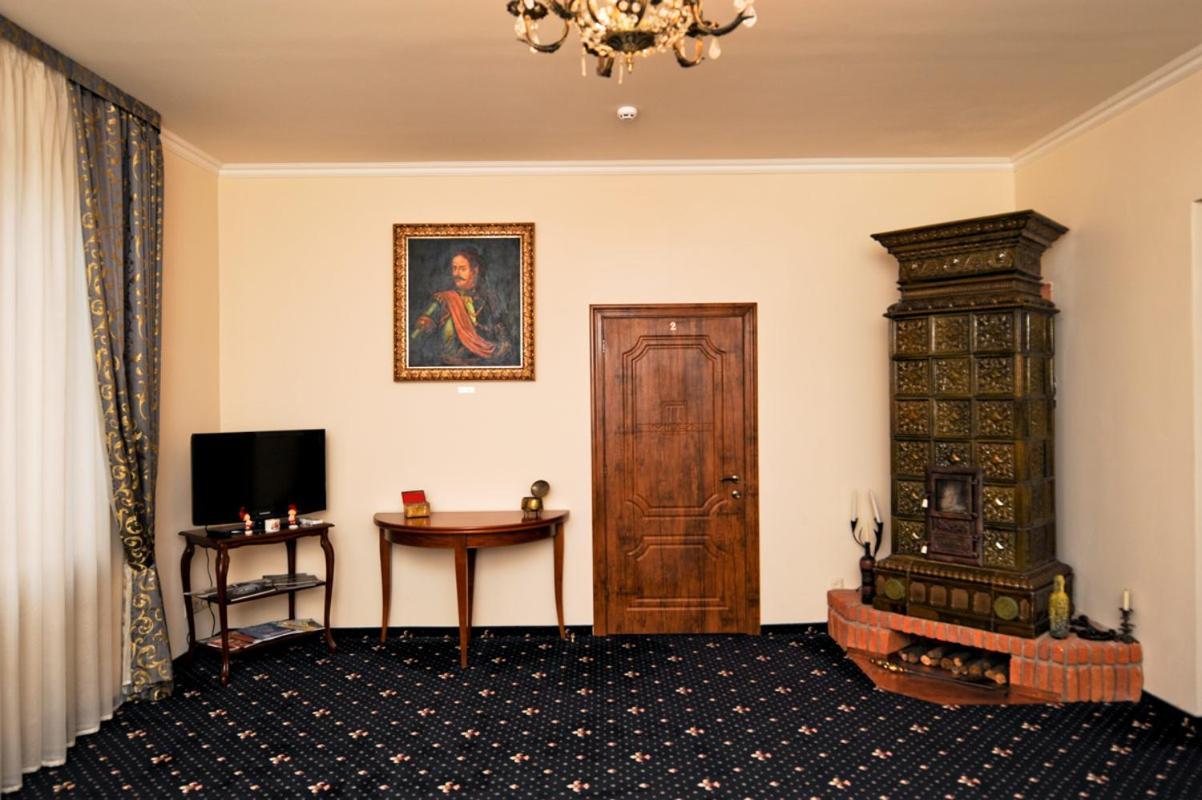 Boutique Hotel Villa P Uzhhorod Bagian luar foto