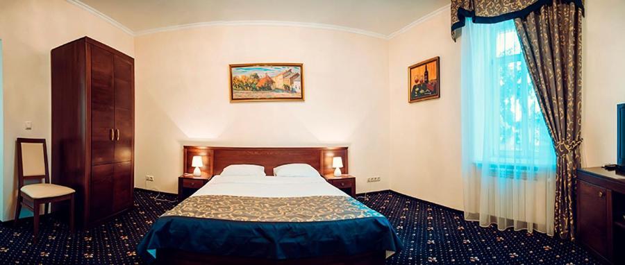Boutique Hotel Villa P Uzhhorod Bagian luar foto