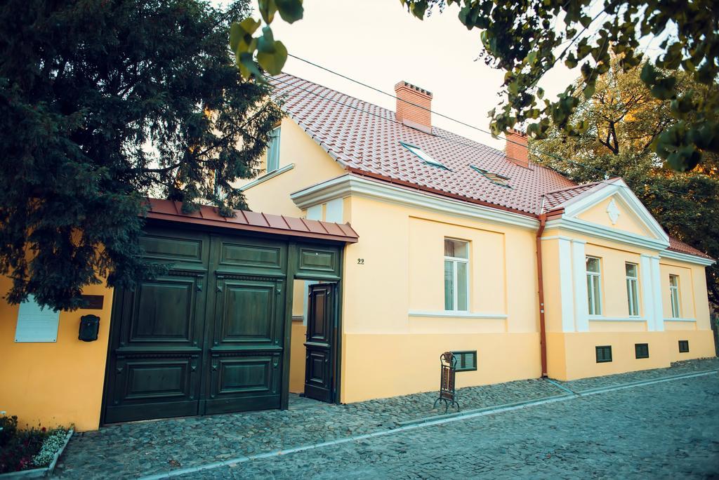 Boutique Hotel Villa P Uzhhorod Bagian luar foto