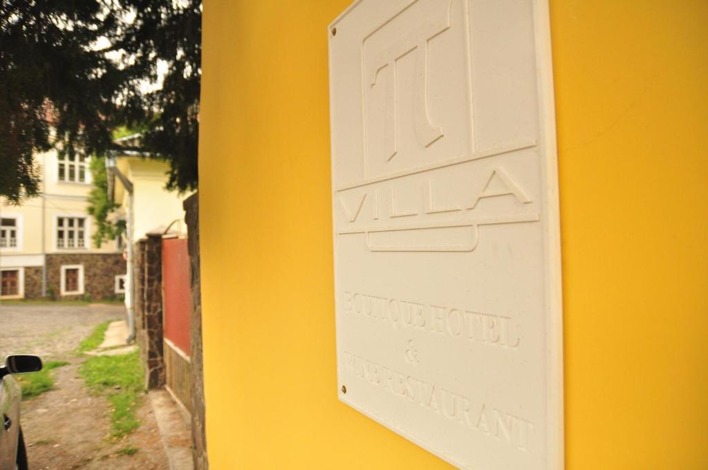 Boutique Hotel Villa P Uzhhorod Bagian luar foto