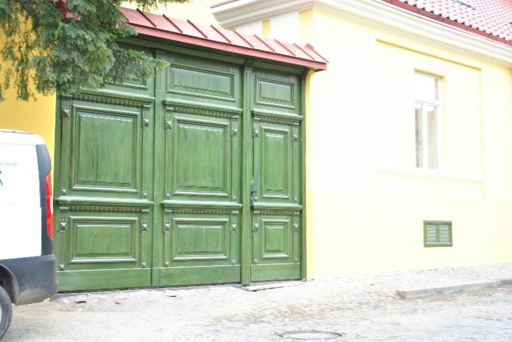 Boutique Hotel Villa P Uzhhorod Bagian luar foto